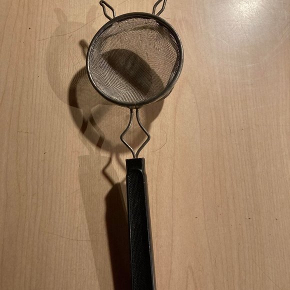 Vintage Black Wood Handle Handheld Sieve Strainer Screen Sifter Kitchen Tool - Picture 2 of 3